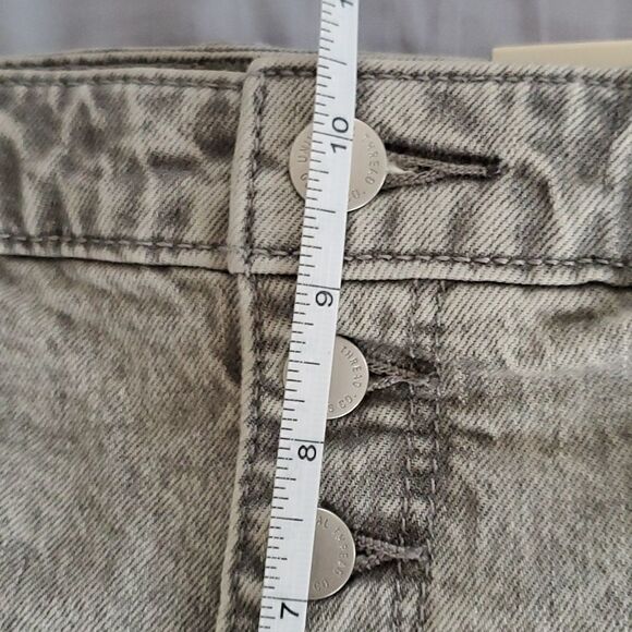 Universal Thread Grey Midi Shorts with Vintage Stretch - Picture 11 of 12